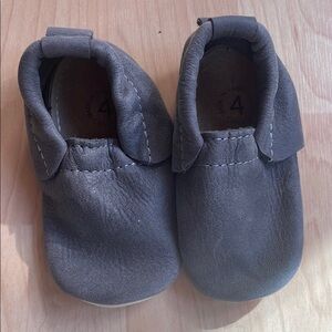 NEW! MINI MIOCHE size 4 baby newborn grey leather